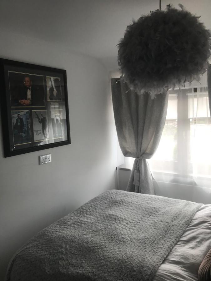 Castle Donington Apartment Exterior photo